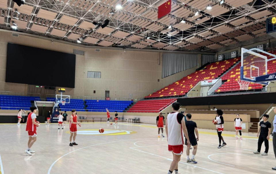 年国际篮联, 支参赛队伍 年国际篮联, 支参赛队伍